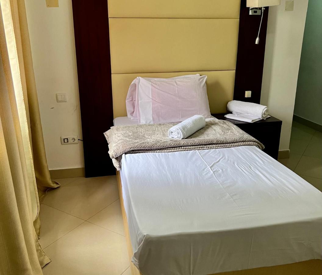 Guest House La Plaza Luanda Extérieur photo