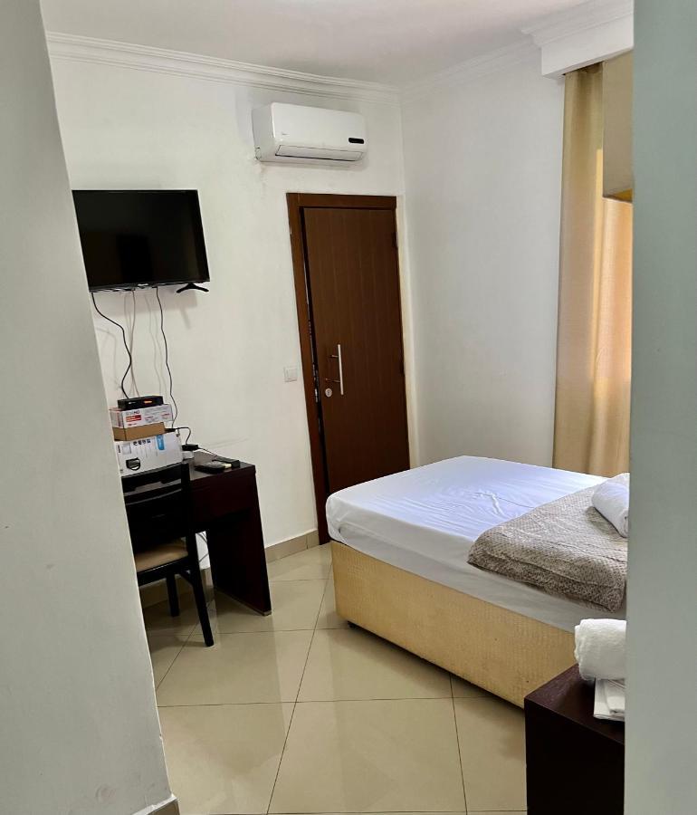 Guest House La Plaza Luanda Extérieur photo